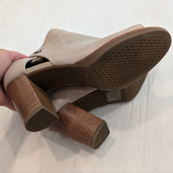 GEOX Respira Women's Gray leather peep toe ankle booties size 38 - Picture 7 of 10